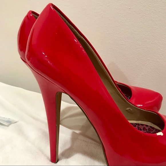 Sexy Red Platforms Heels - Picture 2 of 8